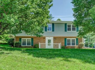 6408 Orchard View Ln, Roanoke, VA 24018