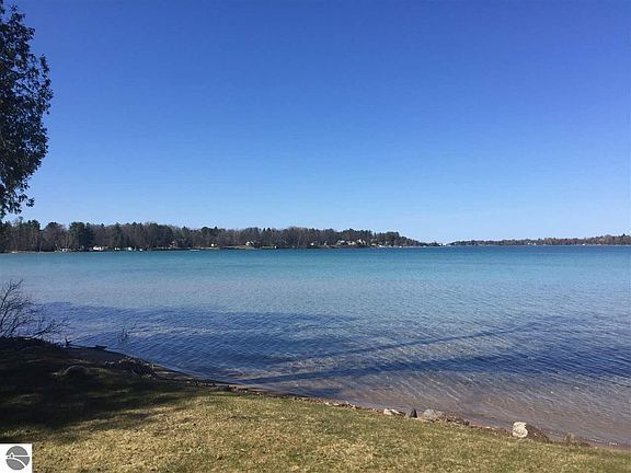 4th image of 10453 Shore Dr