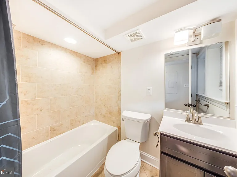 1505 Spring Pl NW — Photo 30