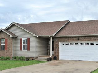 3460 Kingfisher Dr, Clarksville, TN 37042