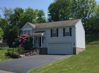 210 Edgewood Dr E, Beaver, PA 15009