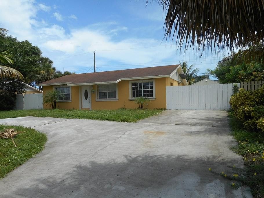 1st image of 1825 N 15th Avenue N