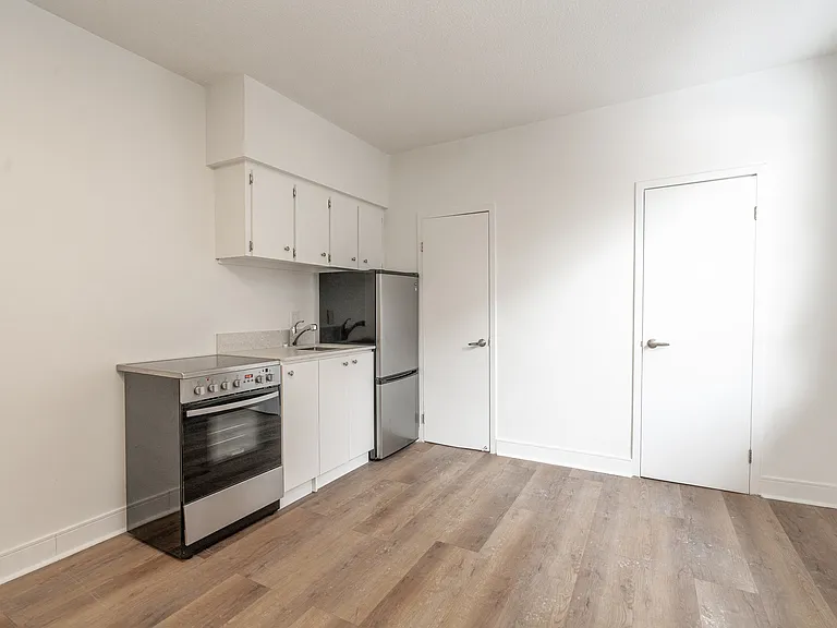 28 Maynard Ave #50109A-303 — Photo 5
