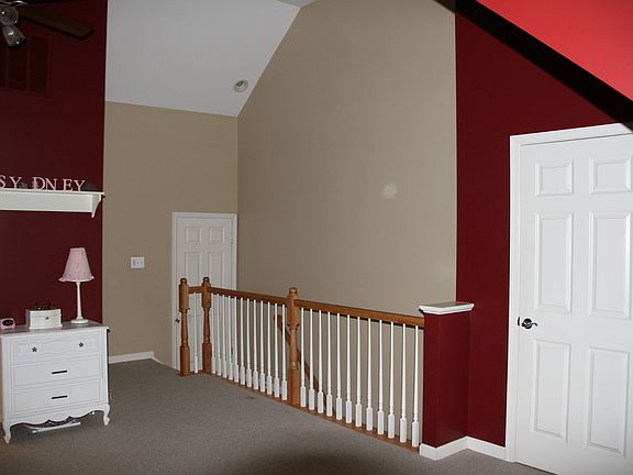 5th image of 530 Fallsgrove Dr