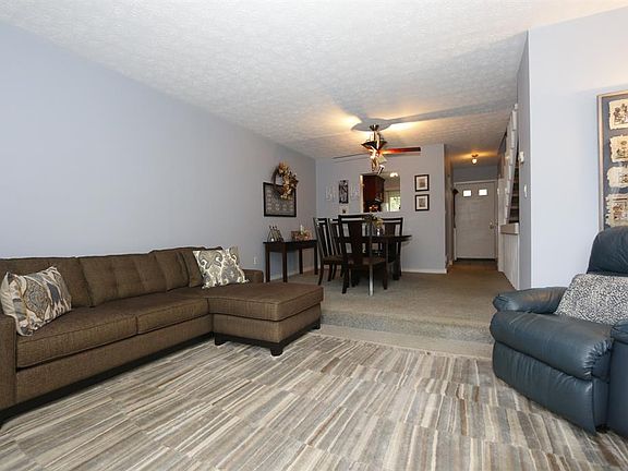 5th image of 36 Twin Lakes Dr