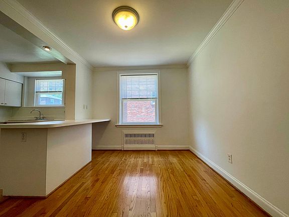 4th image of 803 Westwood Dr APT 2