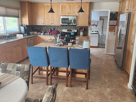2nd image of 13909 Indian Canyon Ln