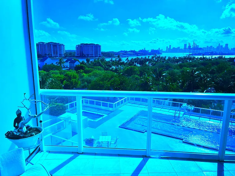 100 S Pointe Dr #111 — Photo 26