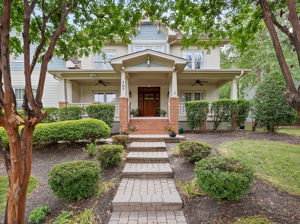 707 Magalloway Dr, Cary, NC 27519