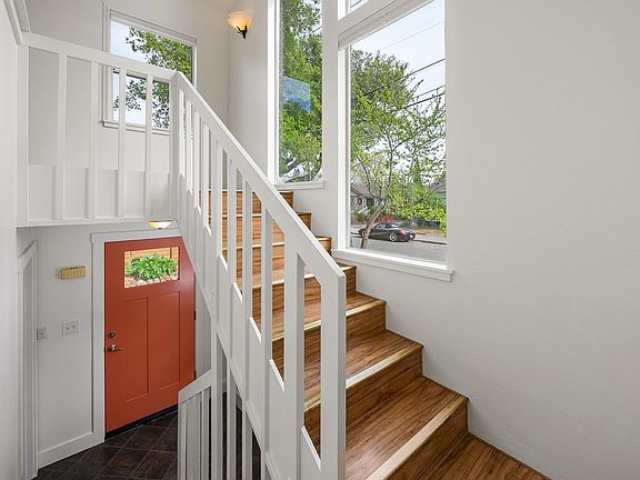 4th image of 1005 Clark Street