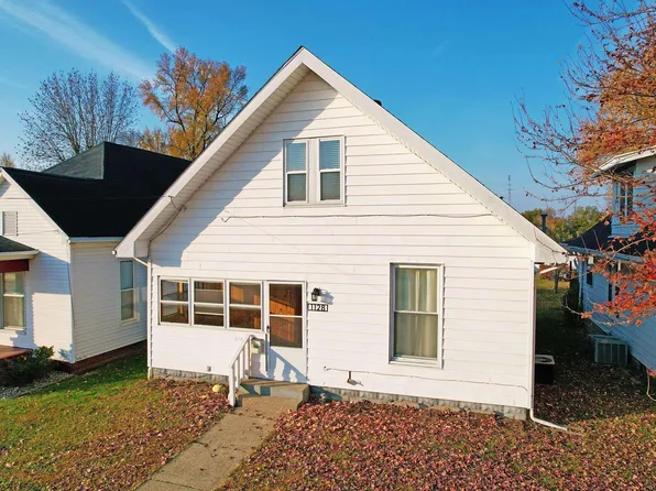 1128 Chestnut St, Mount Carmel, IL 62863