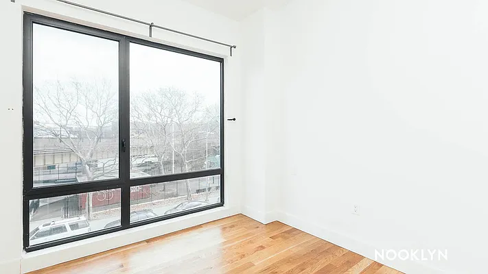 Rented by Nooklyn NYC LLC | media 46