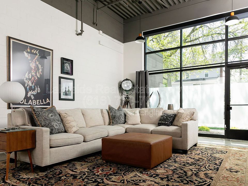 1st image of 851 Fulton St W #103