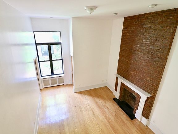 4th image of 17 W 73rd St APT 1R