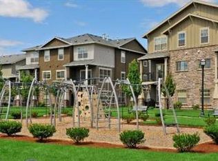 649 NE Newstead Ln, Hillsboro, OR 97006