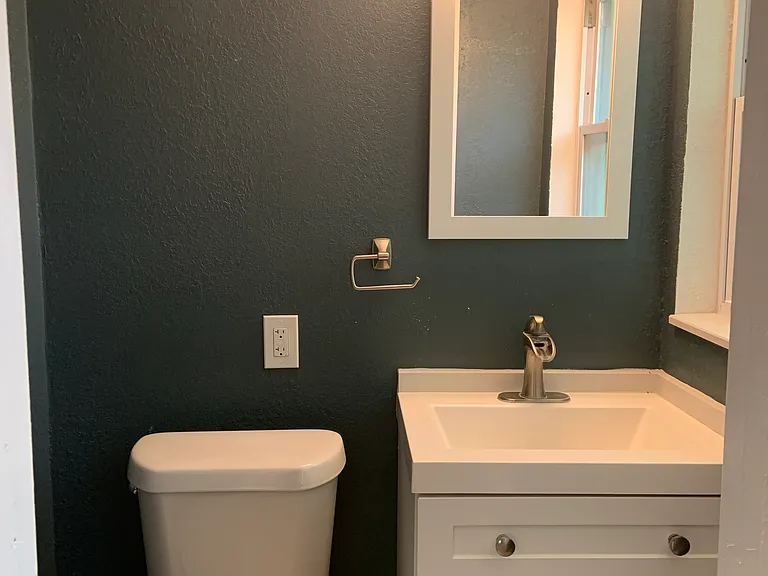 214 N Gomez Ave — Photo 7