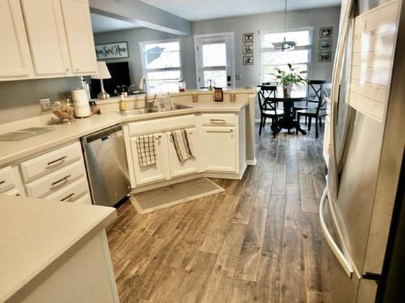 5th image of 7583 Covington Springs Ct