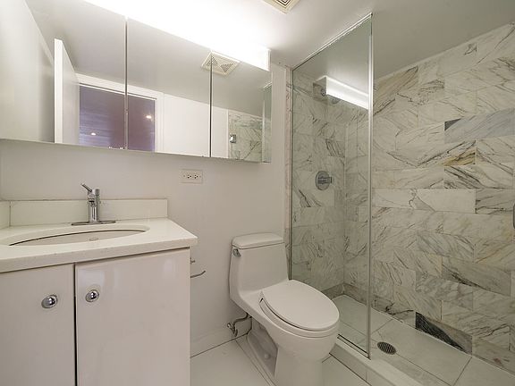 4th image of 338 E 11th St APT 11