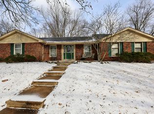 506 Mercer Manor Dr, Ballwin, MO 63011