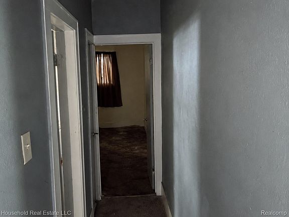 2nd image of 18581 Goddard St