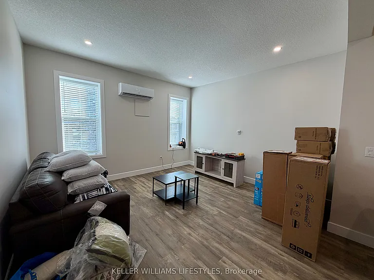 537 Talbot St #6 — Photo 14