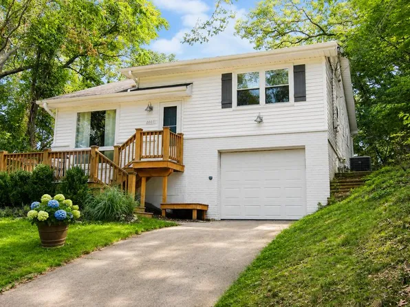 2007 Claremont Dr, Michigan City, IN 46360