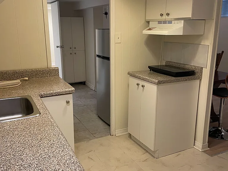 166 Collings Ave — Photo 10