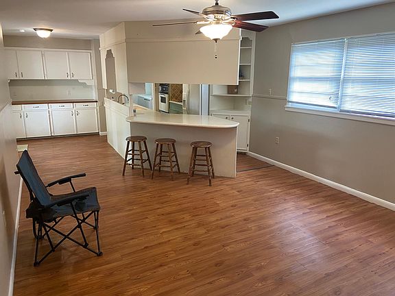 2nd image of 1134 Washington Blvd