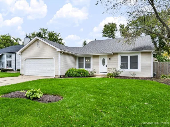 985 Ridgewood Ln, Crystal Lake, IL 60014