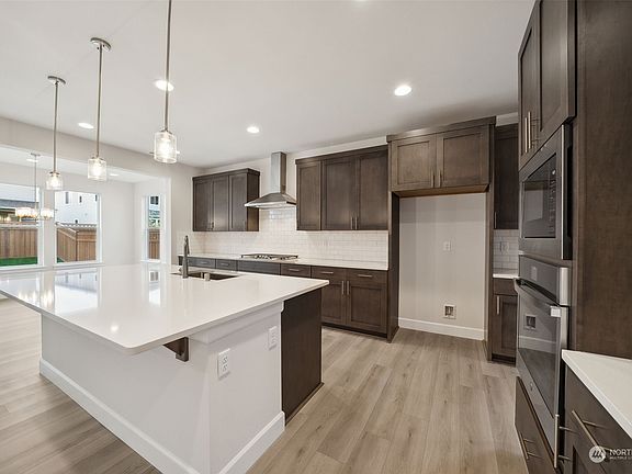 3rd image of 15403 205th Avenue E #239