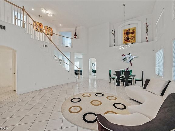 5th image of 9884 Sierra Canyon Way