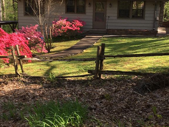 Side entrance in the Spring