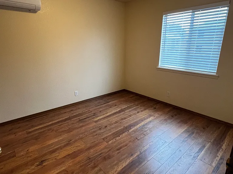 1232 W Harbeck Rd #A — Photo 7