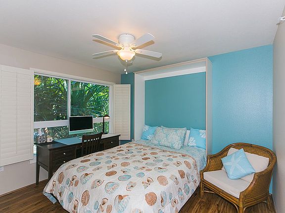 Guest/ Office w/ Murphy Bed