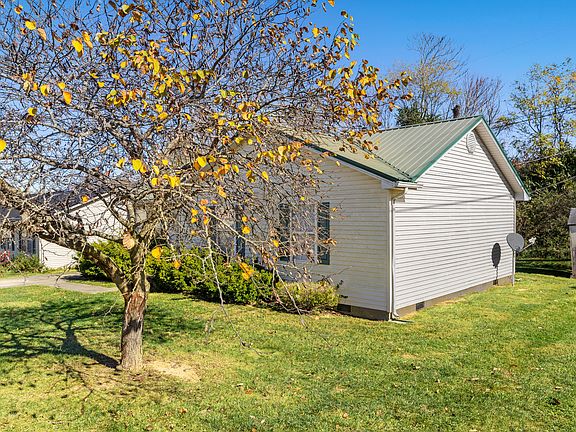 3rd image of 462 Darley Crk