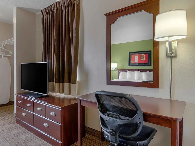 Studio Suite - 1 Queen Bed