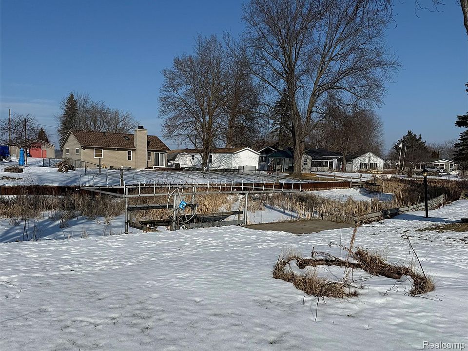 1st image of 336 Twin Lake Rd