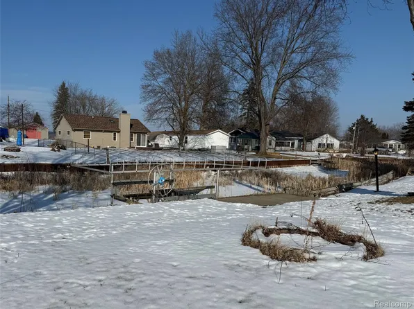 336 Twin Lake Rd, Beaverton, MI 48612