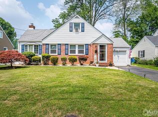 430 Oakridge Ave, North Plainfield, NJ 07063