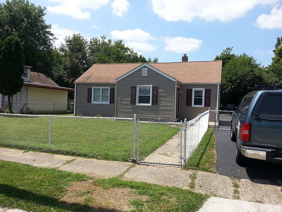 Additional photos at www.rentmede.net