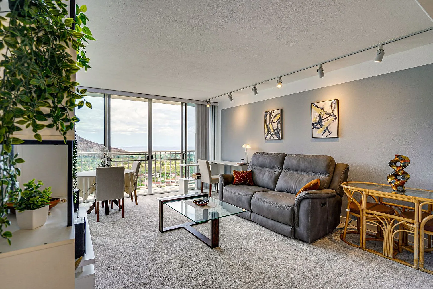 1 bed, 1.0 bath, 678 sqft, $2,806 — Photo 1