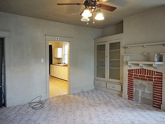 3rd image of 300 W Brady St
