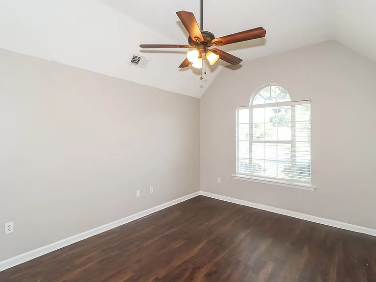 5639 Camden Cv — Photo 10