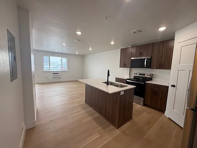 2 bed, 850 sqft, $1,025 — Photo 4