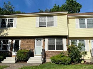 4 Countryside Ln #5, Middletown, CT 06457