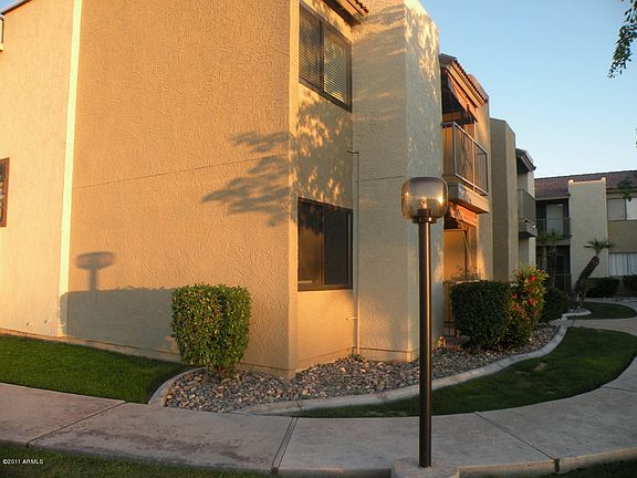 2nd image of 1111 E UNIVERSITY Drive #101