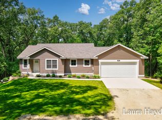 5708 Vising Dr, Lowell, MI 49331