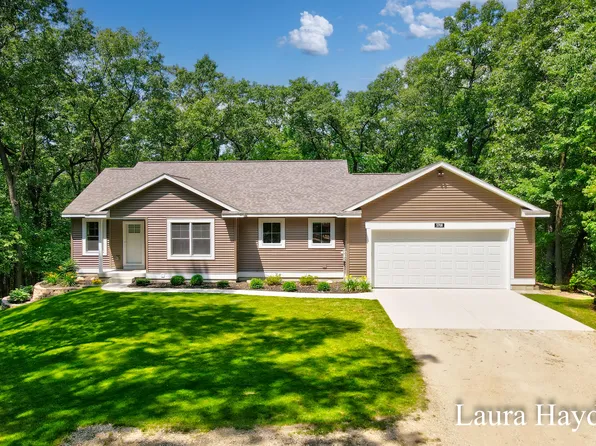 5708 Vising Dr, Lowell, MI 49331