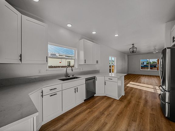 5th image of 502 Angel Way