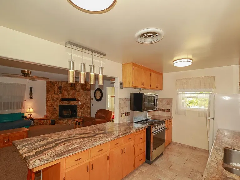 8212 Rocky Hill Rd — Photo 2